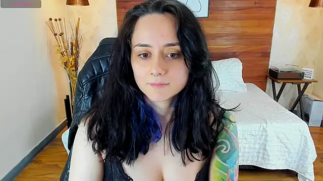 Snapshot of KatherineBond chatting on February 16, 2025, 12:19 am KatherineBond online show from February 16, 2025, 12:19 am