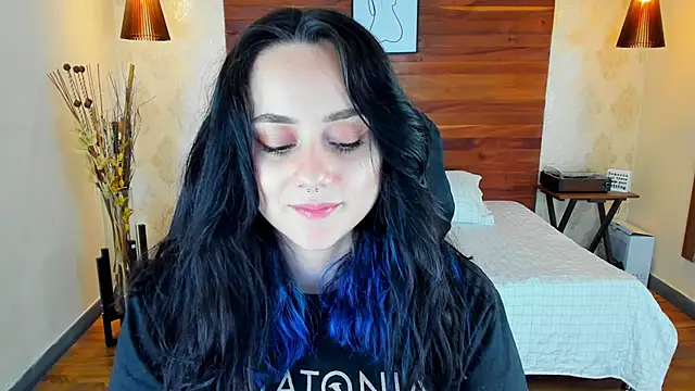 Snapshot of KatherineBond chatting on March 5, 2025, 11:16 pm KatherineBond online show from March 5, 2025, 11:16 pm