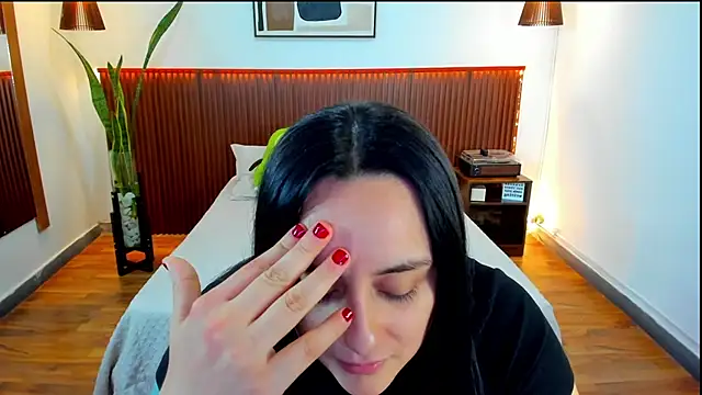 Snapshot of KatherineBond chatting on September 19, 2025, 7:14 pm KatherineBond online show from September 19, 2025, 7:14 pm