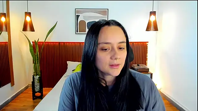 Snapshot of KatherineBond chatting on September 22, 2025, 7:05 pm KatherineBond online show from September 22, 2025, 7:05 pm