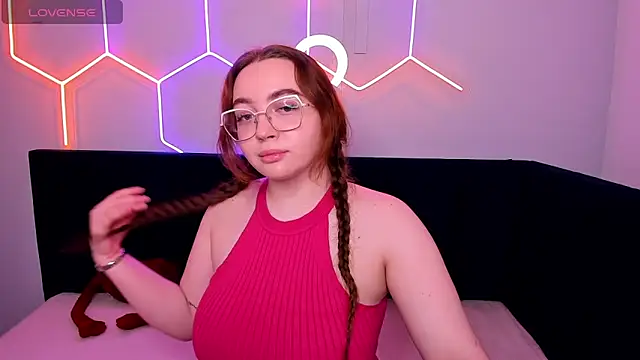 Emma adorablle online show from February 8, 2025, 1:32 am