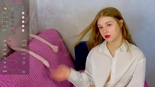 Snapshot of TrissMerigold9 chatting on September 16, 2025, 8:48 am TrissMerigold9 online show from September 16, 2025, 8:48 am