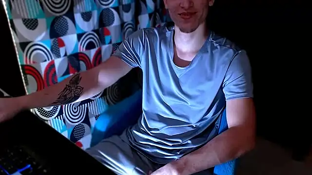 deividcloud36 online show from November 28, 2025, 1:08 am