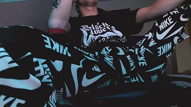 deividcloud36 online show from April 18, 2026, 2:26 am