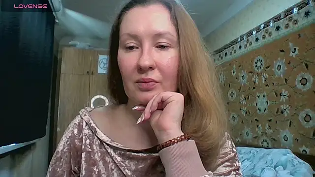 AnnaXLovers online show from February 10, 2026, 8:18 am