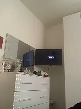 Snapshot of LaMaterialista chatting on March 17, 2026, 3:59 pm LaMaterialista online show from March 17, 2026, 3:59 pm