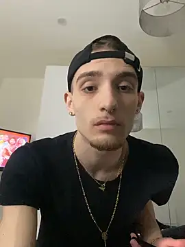 Snapshot of LaMaterialista chatting on April 1, 2026, 3:09 pm LaMaterialista online show from April 1, 2026, 3:09 pm