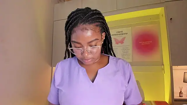 tamaraa smiith online show from April 10, 2026, 7:40 pm