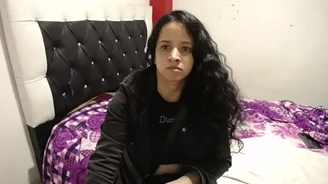 Katty Bones online show from March 13, 2025, 5:22 am