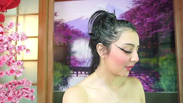 miss lizith online show from September 8, 2025, 2:49 pm