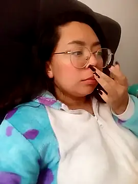 Peach-Lawrence online show from December 19, 2024, 12:01 pm