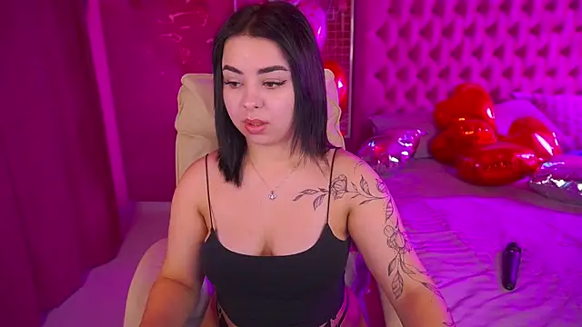 SusieWood online show from February 10, 2026, 9:08 pm