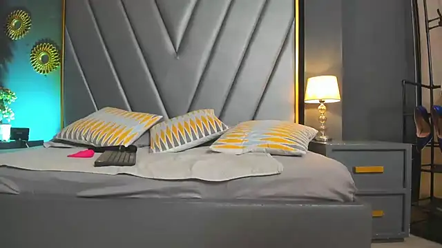 Snapshot of BrendaAdams_ chatting on February 24, 2025, 11:32 am BrendaAdams online show from February 24, 2025, 11:32 am