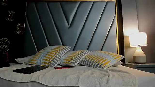 Snapshot of BrendaAdams_ chatting on October 22, 2025, 10:48 am BrendaAdams online show from October 22, 2025, 10:48 am