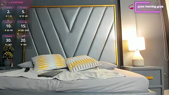 Snapshot of BrendaAdams_ chatting on November 5, 2025, 10:48 am BrendaAdams online show from November 5, 2025, 10:48 am