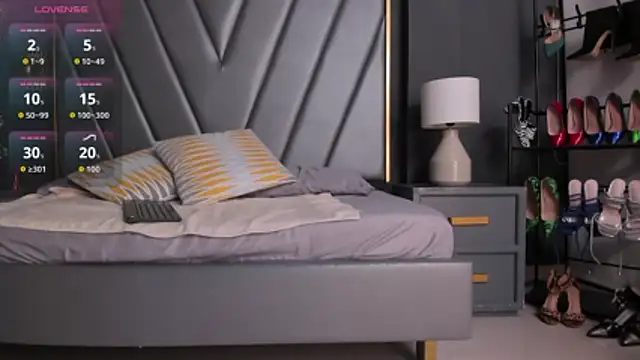 Snapshot of BrendaAdams_ chatting on November 13, 2025, 11:09 am BrendaAdams online show from November 13, 2025, 11:09 am