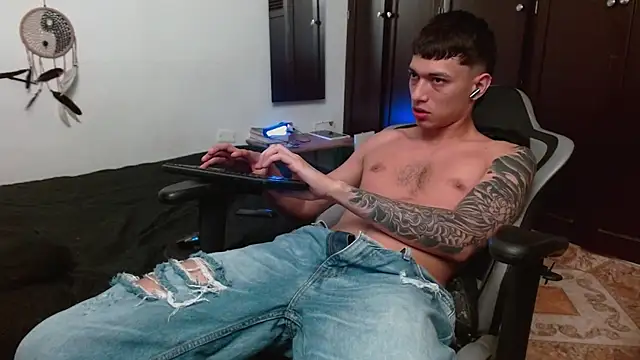 aaron blug online show from November 10, 2025, 1:48 am