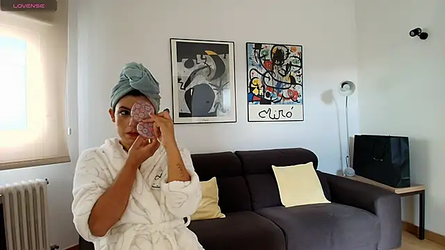 Arya 33 online show from October 28, 2025, 9:46 am