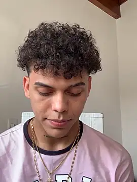 Snapshot of visaelX chatting on January 4, 2025, 5:26 pm visaelX online show from January 4, 2025, 5:26 pm