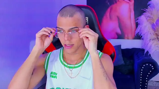 Snapshot of visaelX chatting on January 18, 2025, 3:42 am visaelX online show from January 18, 2025, 3:42 am