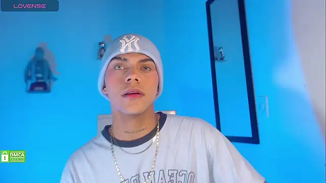 Snapshot of visaelX chatting on March 15, 2025, 8:15 am visaelX online show from March 15, 2025, 8:15 am