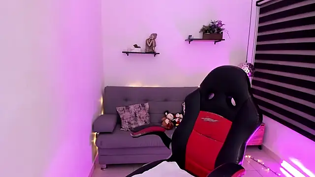 Melanny lopez18 online show from December 19, 2024, 3:29 am