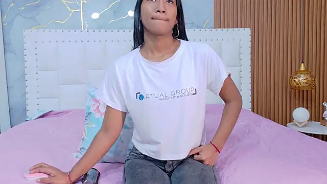 Snapshot of indianschoolgirl chatting on November 4, 2025, 7:35 pm indianschoolgirl online show from November 4, 2025, 7:35 pm