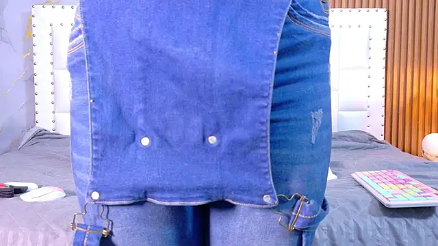 Snapshot of indianschoolgirl chatting on November 18, 2025, 7:40 pm indianschoolgirl online show from November 18, 2025, 7:40 pm