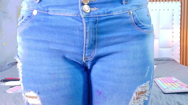 Snapshot of indianschoolgirl chatting on November 21, 2025, 8:29 pm indianschoolgirl online show from November 21, 2025, 8:29 pm