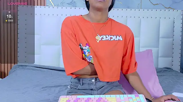 Snapshot of indianschoolgirl chatting on January 5, 2026, 8:01 pm indianschoolgirl online show from January 5, 2026, 8:01 pm