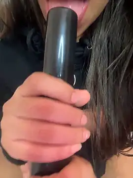 Snapshot of laptrona-lolo chatting on February 9, 2025, 9:06 pm laptrona-lolo online show from February 9, 2025, 9:06 pm