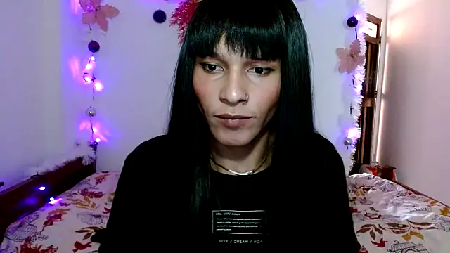 carolinemiller7 online show from December 29, 2024, 9:41 pm