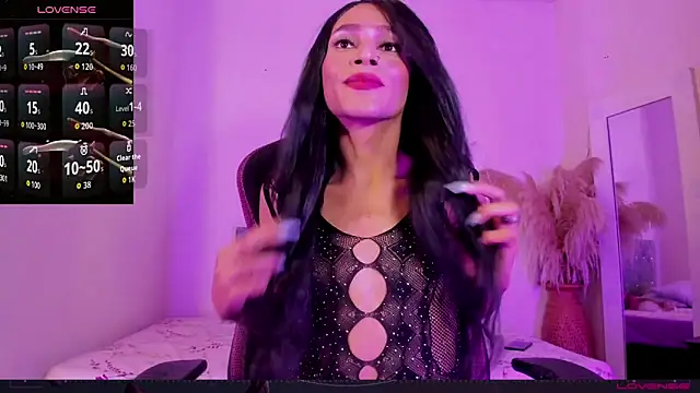 carolinemiller7 online show from October 8, 2025, 2:09 am