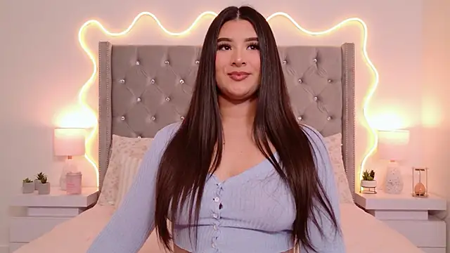 JuliaSUMMERS2022 online show from October 21, 2025, 12:22 am