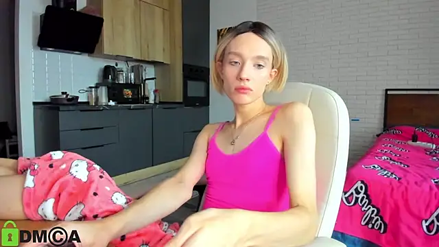  Alice Kitty online show from October 6, 2025, 7:39 am