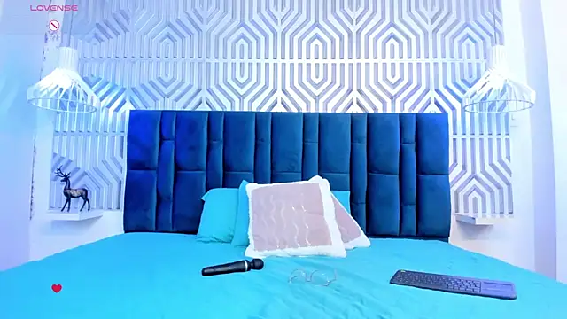 Abbyadams online show from October 31, 2025, 3:18 am