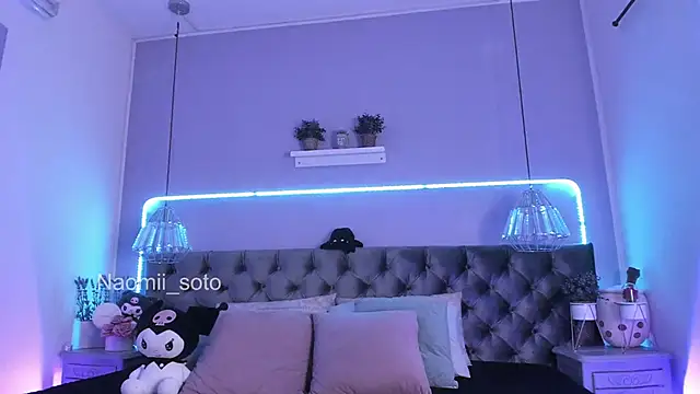 Snapshot of Naomii_Soto chatting on March 18, 2025, 8:04 pm Naomii Soto online show from March 18, 2025, 8:04 pm