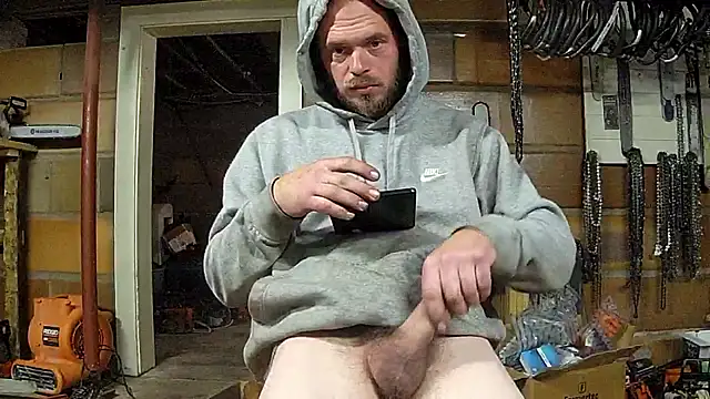 Bigoleslong98765 online show from November 18, 2025, 4:44 pm