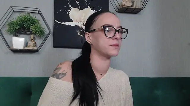 Snapshot of IzabelllNoir chatting on February 2, 2026, 6:45 am IzabelllNoir online show from February 2, 2026, 6:45 am