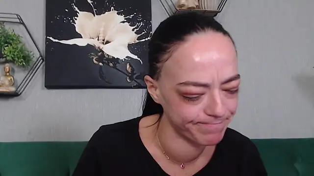 Snapshot of IzabelllNoir chatting on February 10, 2026, 11:03 am IzabelllNoir online show from February 10, 2026, 11:03 am