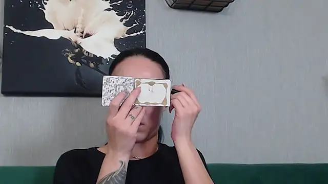 Snapshot of IzabelllNoir chatting on February 12, 2026, 8:53 am IzabelllNoir online show from February 12, 2026, 8:53 am