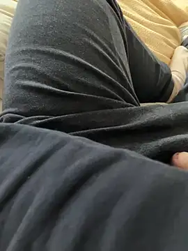 Snapshot of CoupleHot_X chatting on January 13, 2026, 12:43 pm CoupleHot X online show from January 13, 2026, 12:43 pm