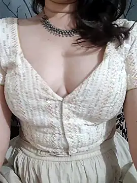 Snapshot of Brown_Maxi chatting on March 9, 2025, 7:37 pm Brown Maxi online show from March 9, 2025, 7:37 pm