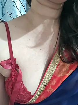 Snapshot of Brown_Maxi chatting on March 13, 2025, 5:18 pm Brown Maxi online show from March 13, 2025, 5:18 pm