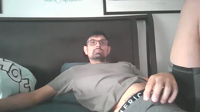 Snapshot of spence204011 chatting on June 4, 2026, 6:25 pm spence204011 online show from June 4, 2026, 6:25 pm