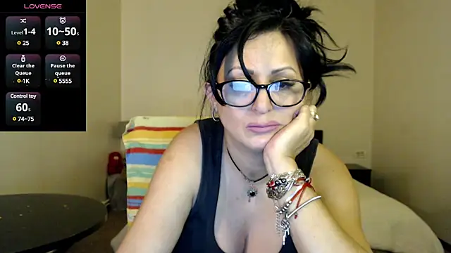 Snapshot of YourDreamLoverr chatting on March 13, 2025, 11:38 pm YourDreamLoverr online show from March 13, 2025, 11:38 pm