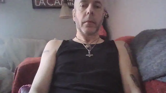 Snapshot of SHARPSkinhead chatting on January 22, 2025, 9:24 am SHARPSkinhead online show from January 22, 2025, 9:24 am