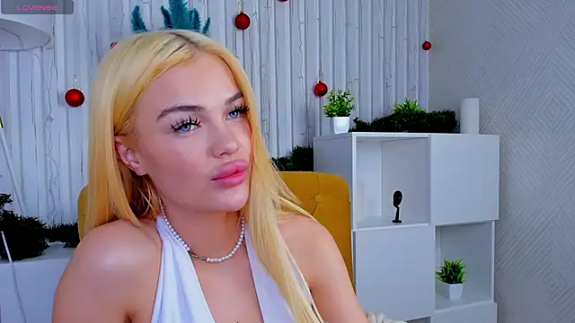 Snapshot of Angel_Sapphire_ chatting on January 18, 2025, 3:05 pm Angel Sapphire online show from January 18, 2025, 3:05 pm