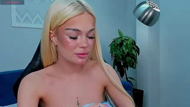 Snapshot of Angel_Sapphire_ chatting on March 22, 2025, 10:28 am Angel Sapphire online show from March 22, 2025, 10:28 am