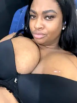 Snapshot of _MARRTINNA_ chatting on October 15, 2025, 8:14 am MARRTINNA online show from October 15, 2025, 8:14 am